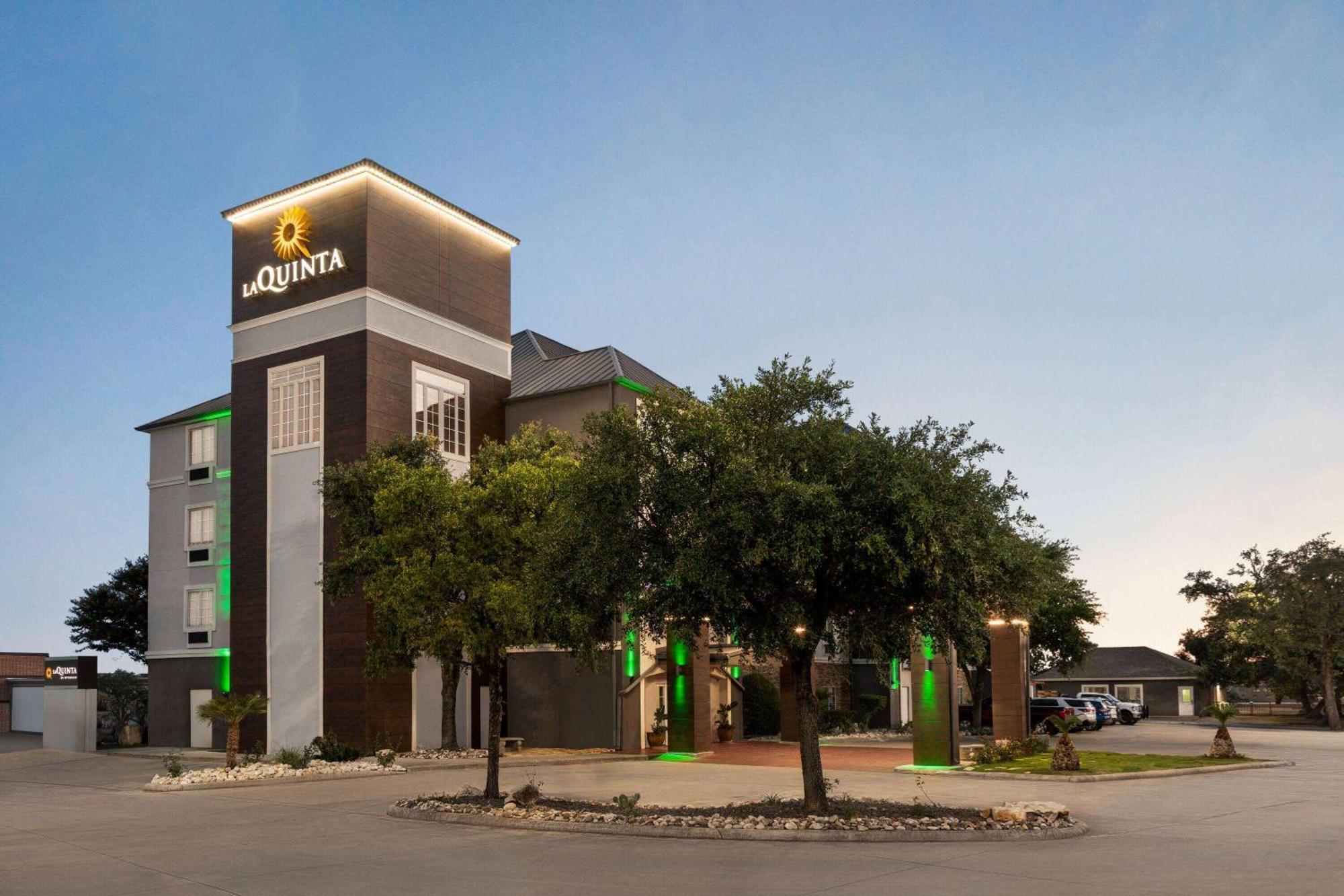 La Quinta By Wyndham San Antonio North Stone Oak Hotell Exteriör bild